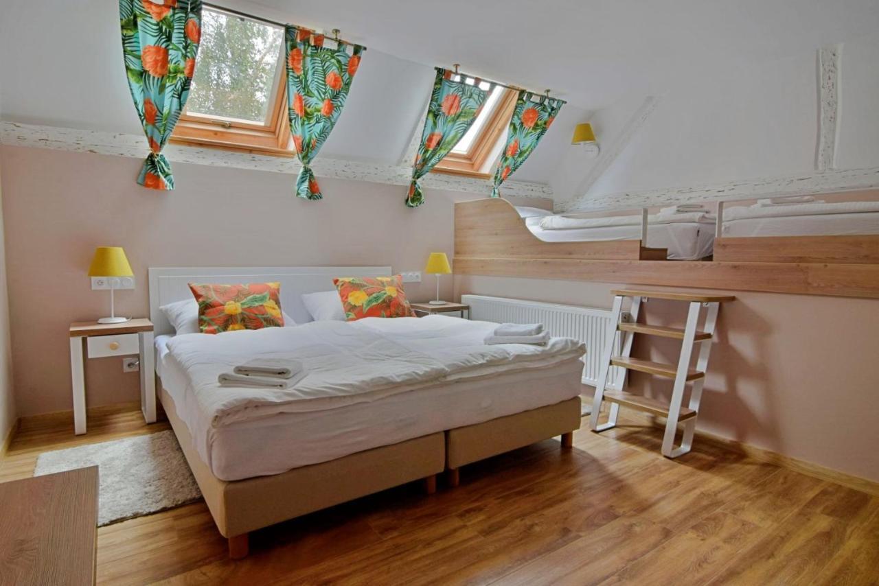 Gosciniec Nowa Wioska 3* Waldenburg