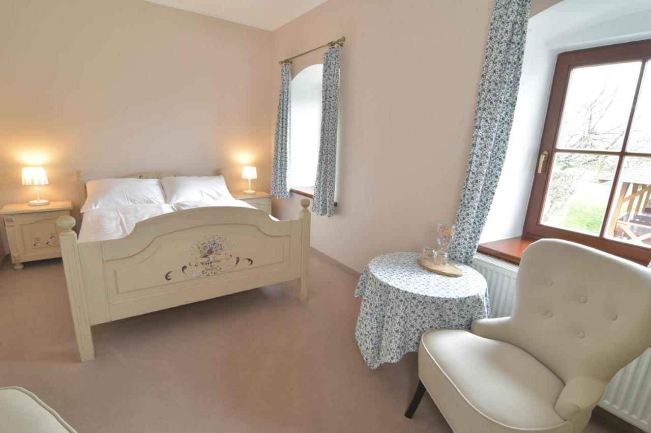 Gosciniec Nowa Wioska Bed & Breakfast 3*