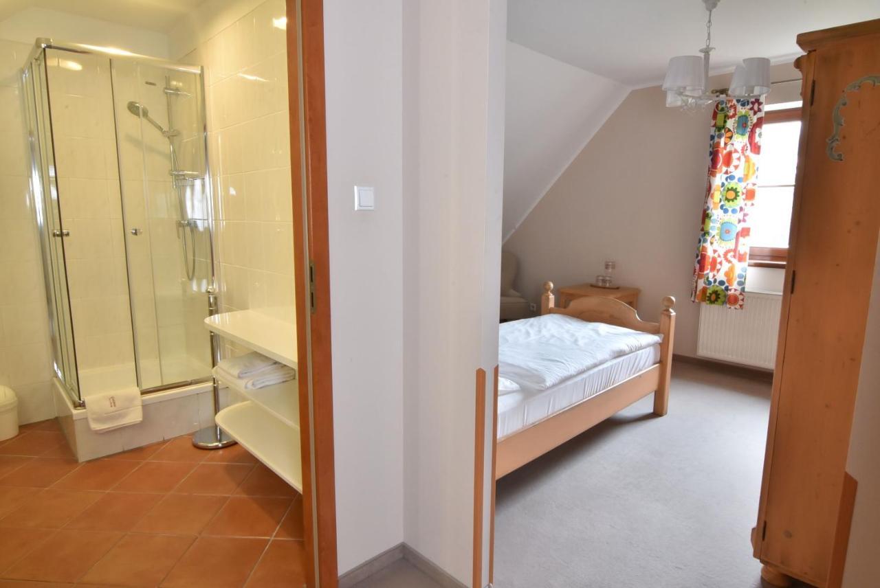 Gosciniec Nowa Wioska Bed & Breakfast