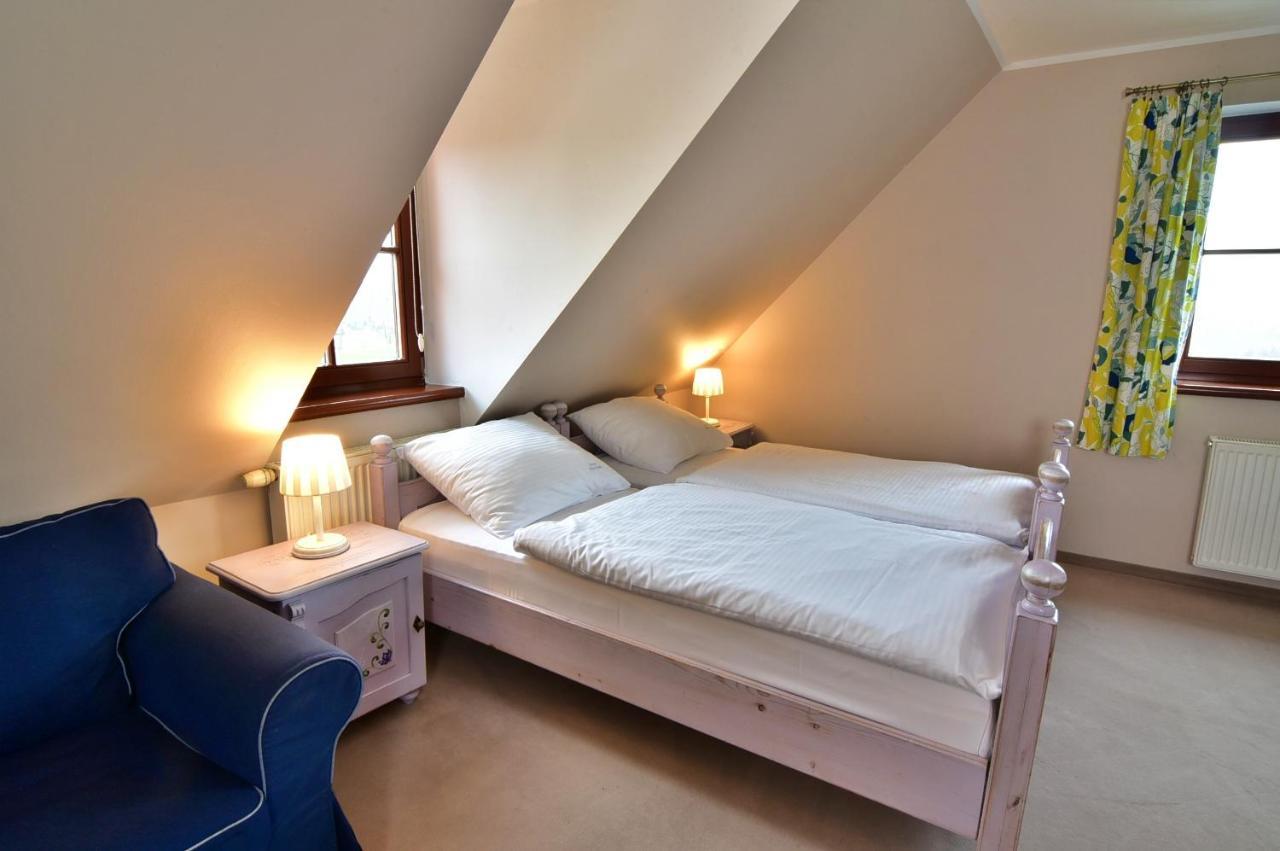 Gosciniec Nowa Wioska Bed & Breakfast 3*