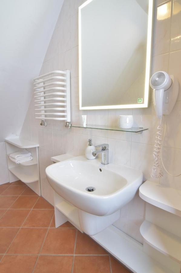 Gosciniec Nowa Wioska Bed & Breakfast