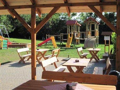 Frühstückspension Gosciniec Nowa Wioska Waldenburg