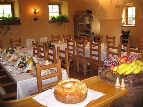 Gosciniec Nowa Wioska 3* Waldenburg